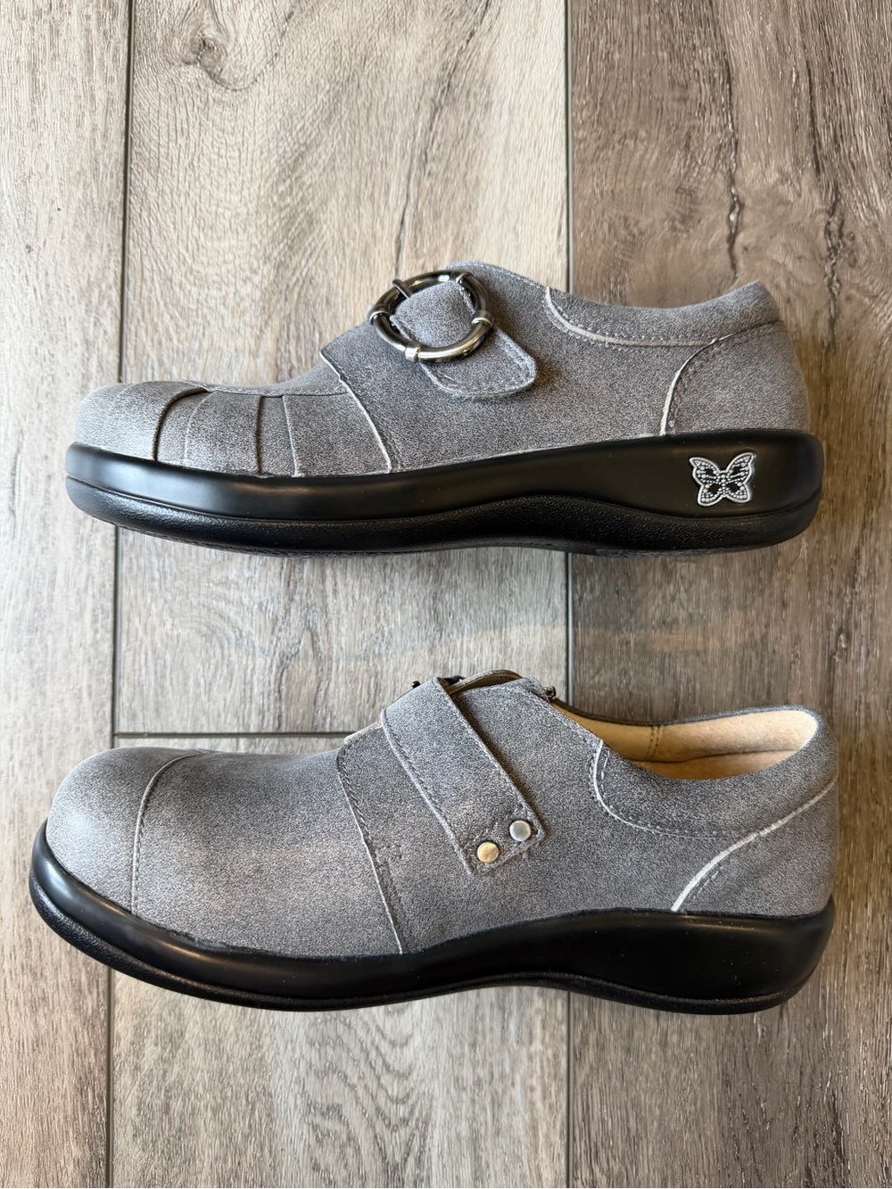 Allegria Khloe KHL-643 Gray Suede Slip-On Clog w/ Distressed Buckle US 8 EUR 38 - Picture 4 of 10